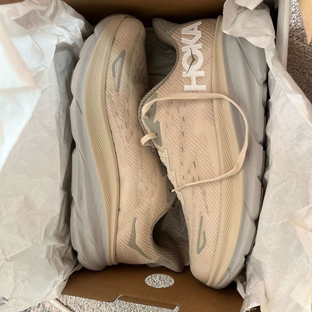 Update: SOLD! Hoka Clifton 9 Oatmilk/Barley Size 11 Mens